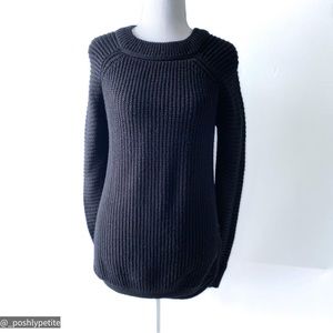 ROI s/p black crew neck high low sweater